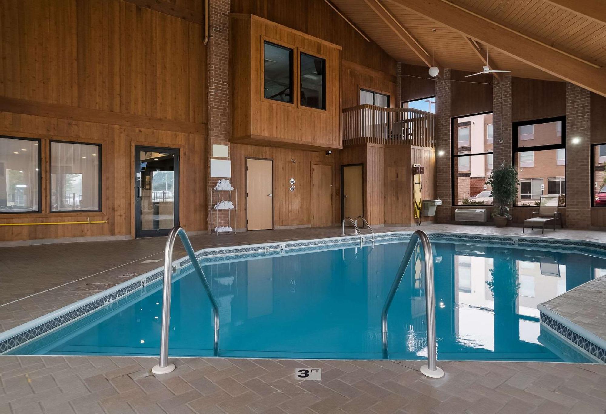 Quality Inn Grand Blanc - Flint South Exterior foto